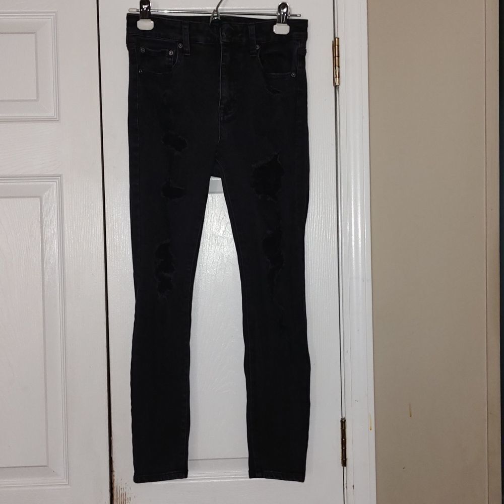 Aeropostale black distressed high rise jegging Sz  8 Short EUC